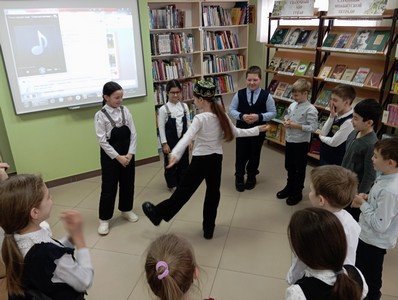 «Фольклорная радуга»